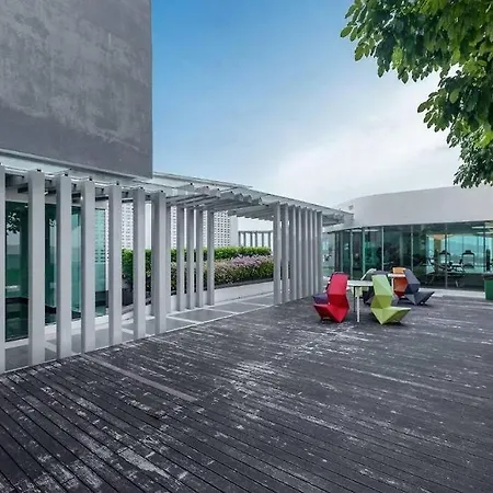 Setia Tri-Suite